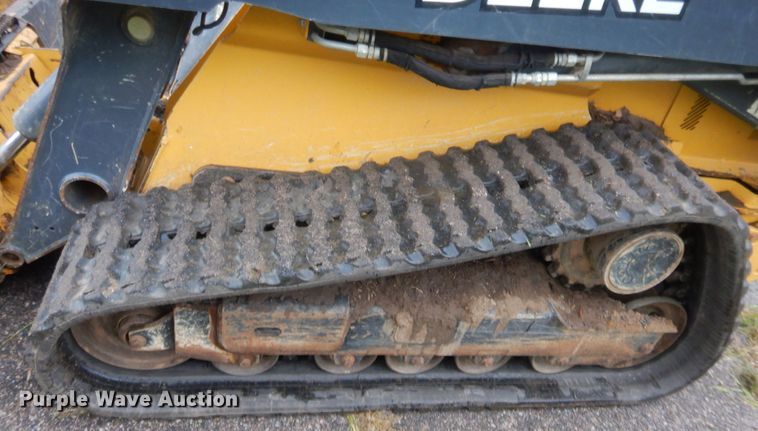 image for item HW9331 2015 John Deere 333E  tracked skid steer loader