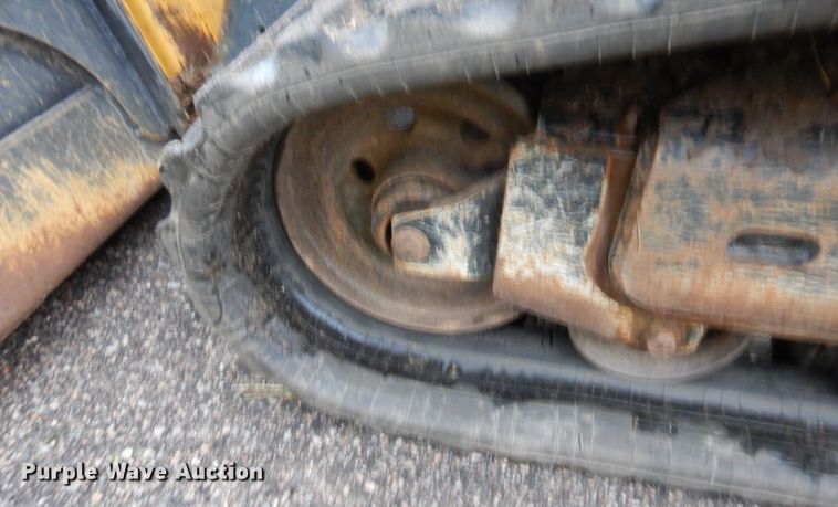 image for item HW9331 2015 John Deere 333E  tracked skid steer loader