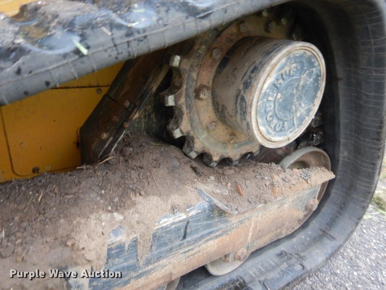 image for item HW9331 2015 John Deere 333E  tracked skid steer loader