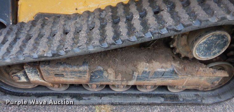 image for item HW9331 2015 John Deere 333E  tracked skid steer loader