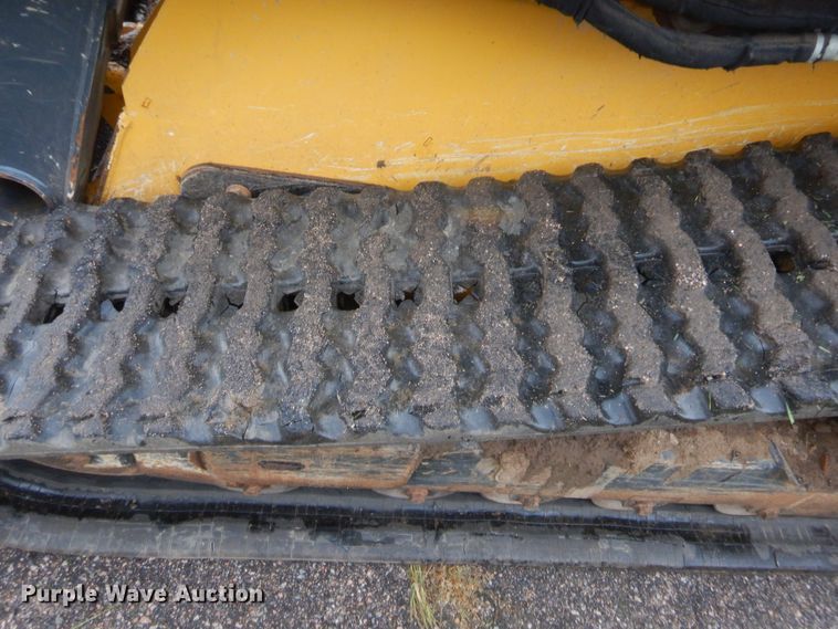 image for item HW9331 2015 John Deere 333E  tracked skid steer loader