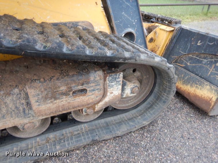 image for item HW9331 2015 John Deere 333E  tracked skid steer loader