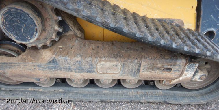 image for item HW9331 2015 John Deere 333E  tracked skid steer loader