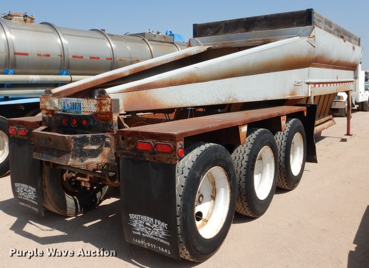 image for item DI0776 1991 Clement 540-0-39 bottom dump trailer