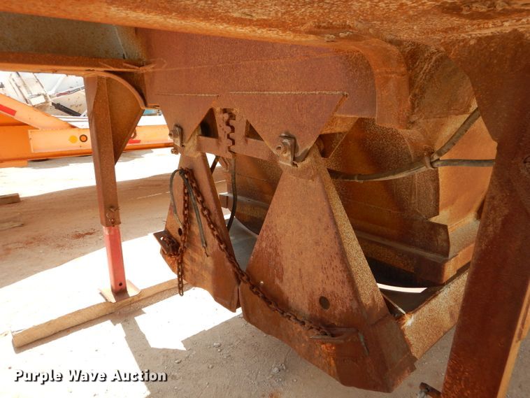 image for item DI0776 1991 Clement 540-0-39 bottom dump trailer