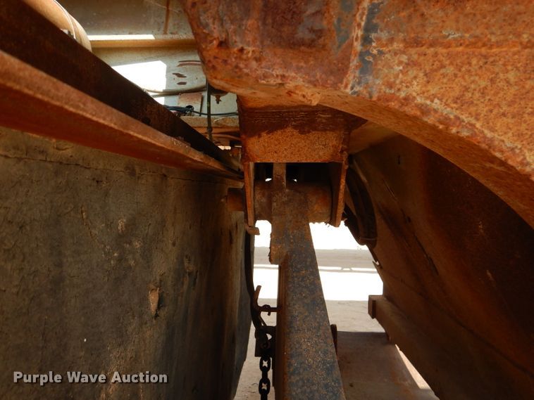 image for item DI0776 1991 Clement 540-0-39 bottom dump trailer