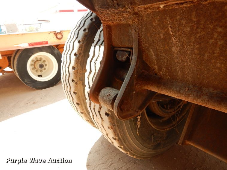 image for item DI0776 1991 Clement 540-0-39 bottom dump trailer