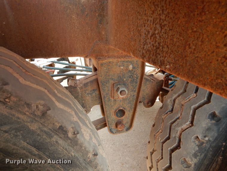 image for item DI0776 1991 Clement 540-0-39 bottom dump trailer