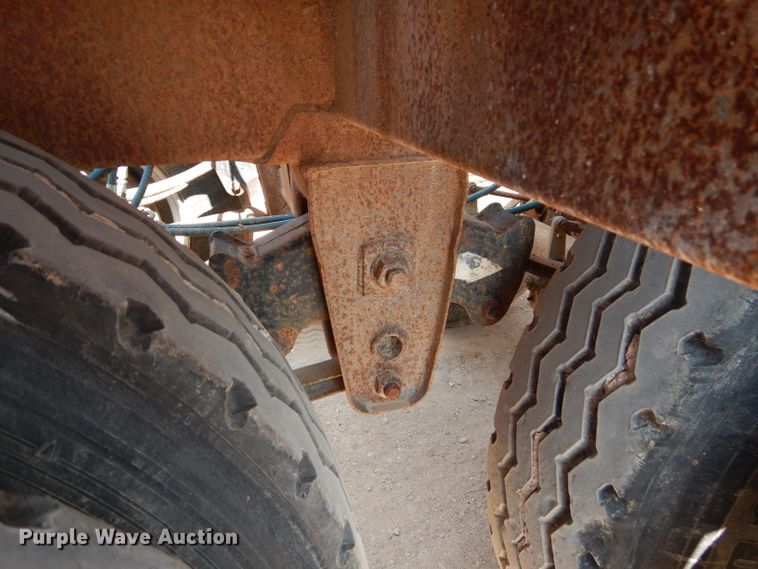 image for item DI0776 1991 Clement 540-0-39 bottom dump trailer