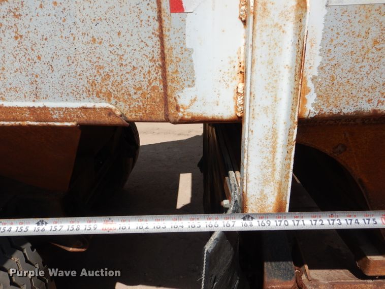 image for item DI0776 1991 Clement 540-0-39 bottom dump trailer