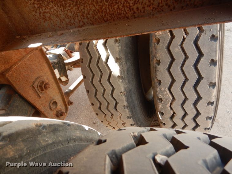 image for item DI0776 1991 Clement 540-0-39 bottom dump trailer