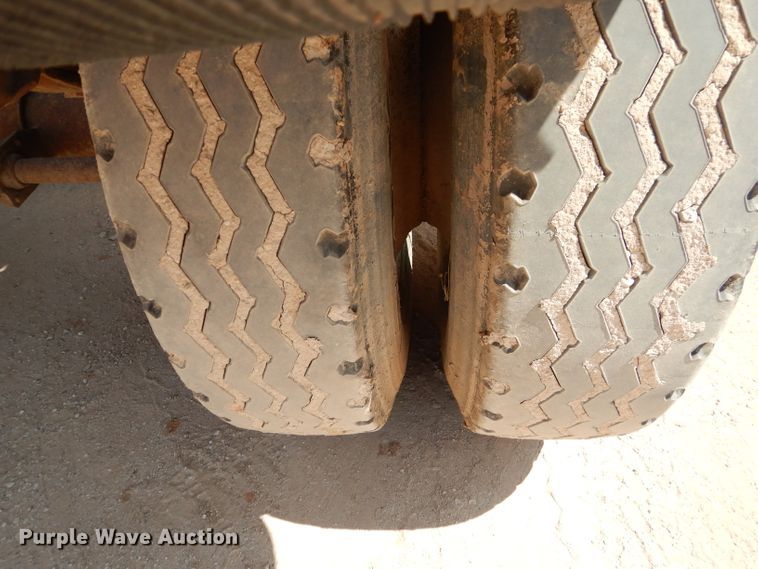 image for item DI0776 1991 Clement 540-0-39 bottom dump trailer