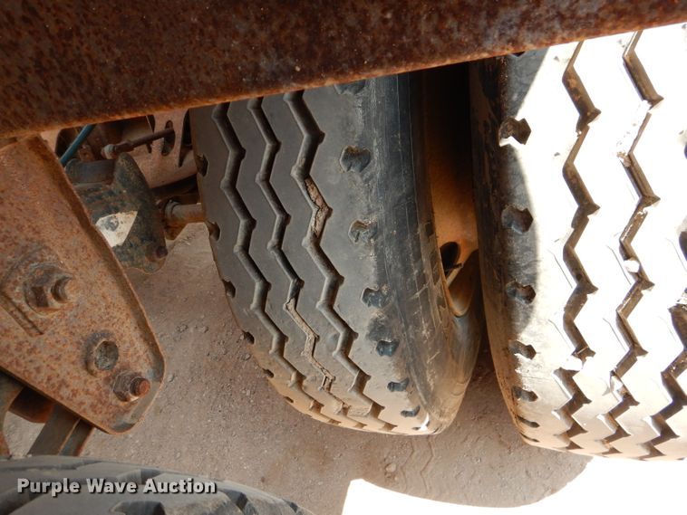 image for item DI0776 1991 Clement 540-0-39 bottom dump trailer