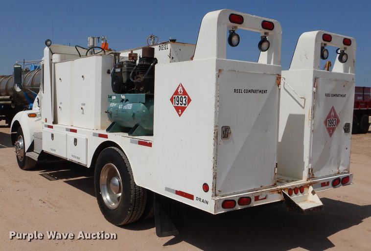 image for item DI0777 2002 Kenworth T300  service truck