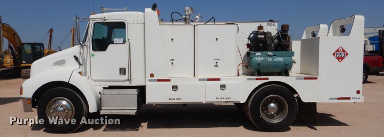 image for item DI0777 2002 Kenworth T300  service truck