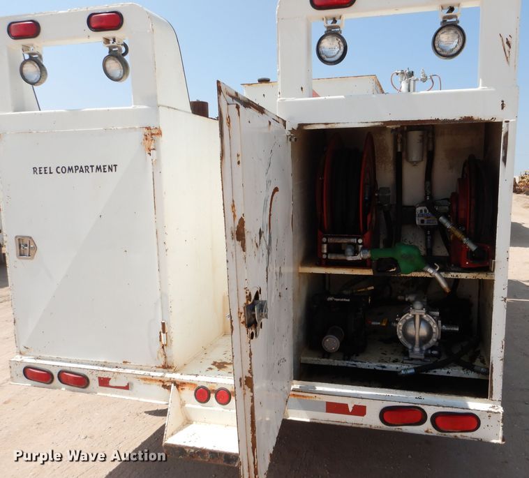 image for item DI0777 2002 Kenworth T300  service truck