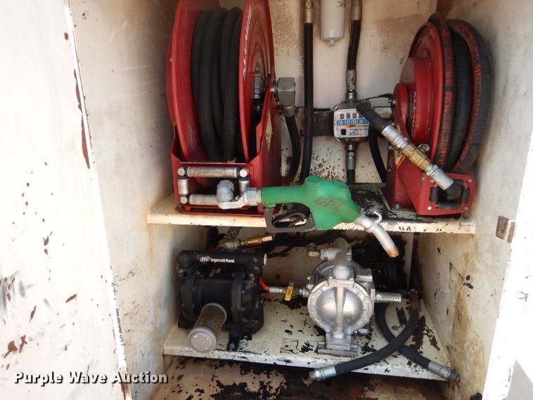 image for item DI0777 2002 Kenworth T300  service truck