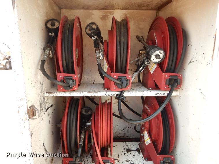 image for item DI0777 2002 Kenworth T300  service truck