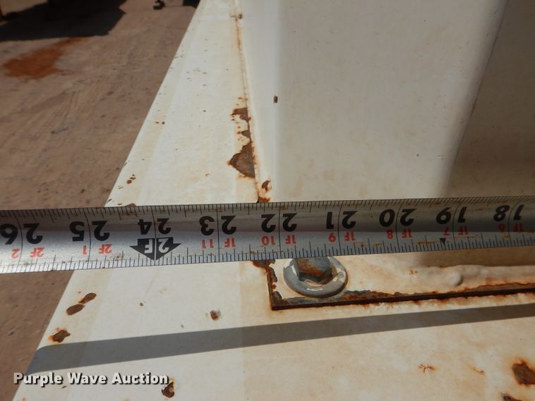 image for item DI0777 2002 Kenworth T300  service truck