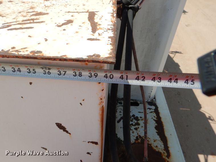 image for item DI0777 2002 Kenworth T300  service truck