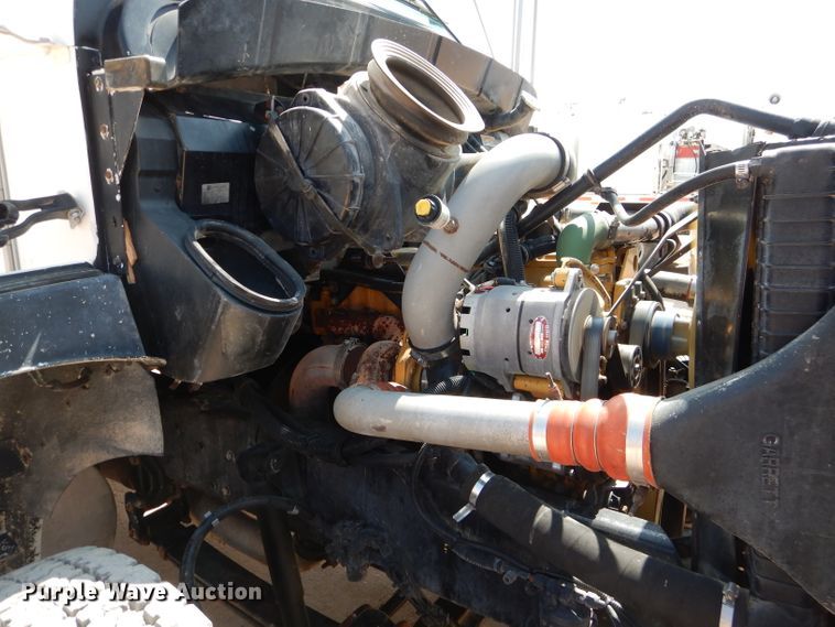 image for item DI0777 2002 Kenworth T300  service truck