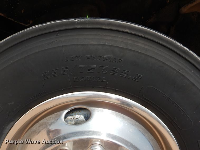 image for item DI0777 2002 Kenworth T300  service truck