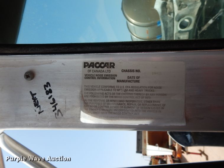 image for item DI0777 2002 Kenworth T300  service truck