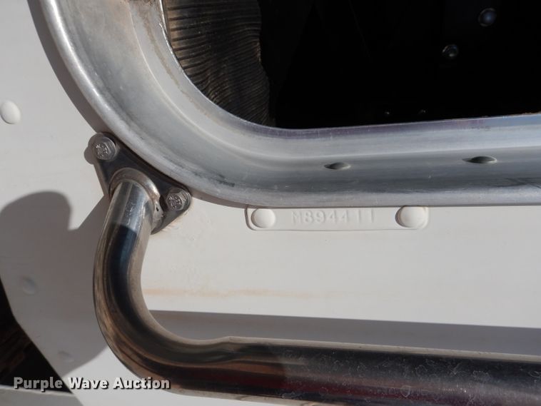 image for item DI0777 2002 Kenworth T300  service truck