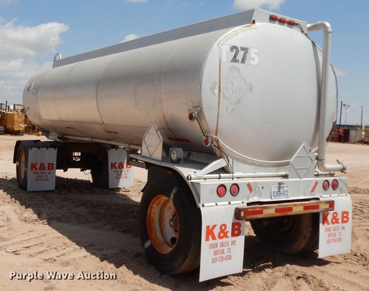 image for item DJ1022 1977 Beall BATT-52 tank trailer