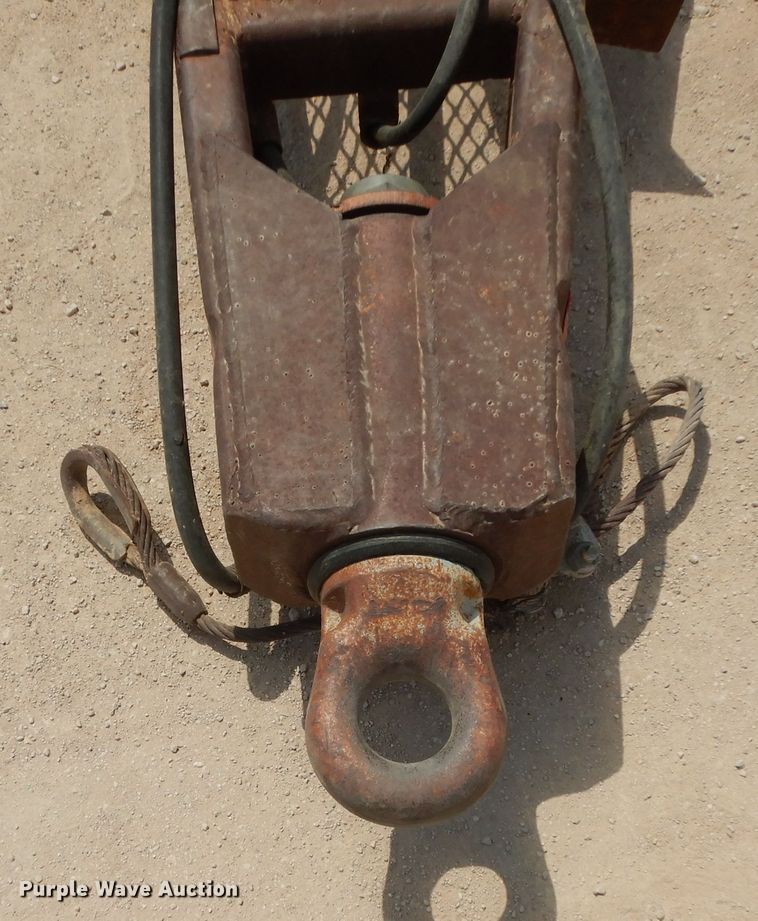 image for item DJ1022 1977 Beall BATT-52 tank trailer