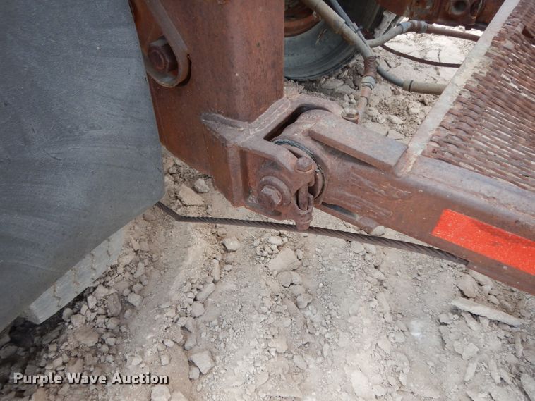 image for item DJ1022 1977 Beall BATT-52 tank trailer