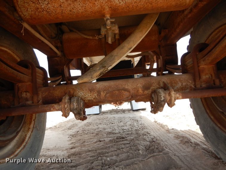 image for item DJ1022 1977 Beall BATT-52 tank trailer