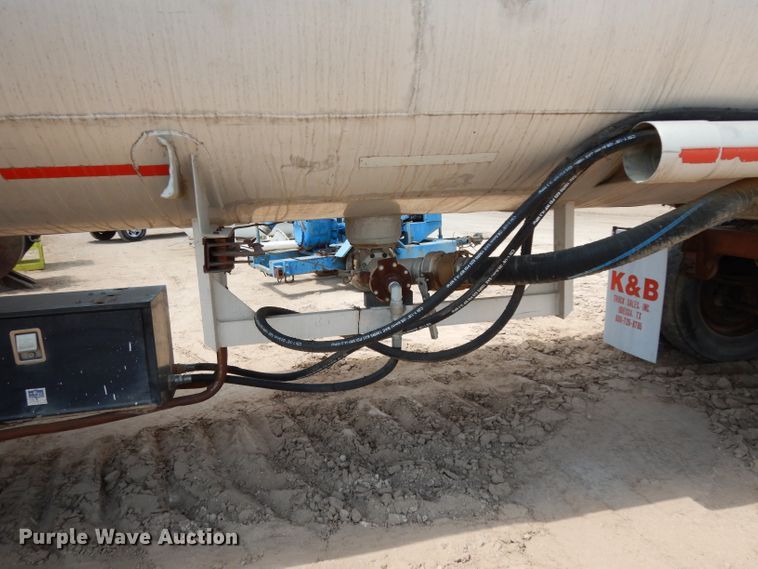 image for item DJ1022 1977 Beall BATT-52 tank trailer