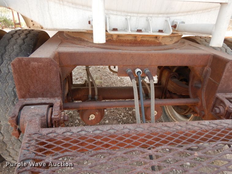 image for item DJ1023 1982 Timpte Beall 121-C tank trailer