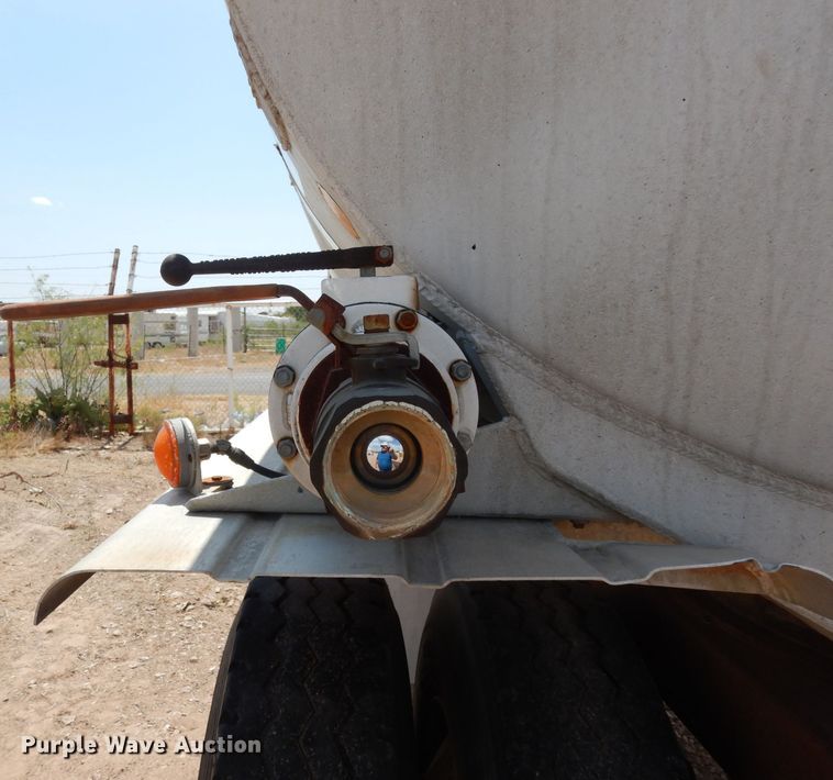 image for item DJ1023 1982 Timpte Beall 121-C tank trailer