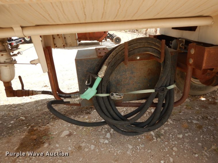 image for item DJ1023 1982 Timpte Beall 121-C tank trailer