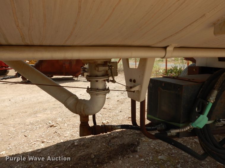 image for item DJ1023 1982 Timpte Beall 121-C tank trailer