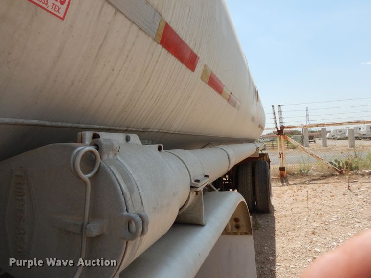 image for item DJ1023 1982 Timpte Beall 121-C tank trailer