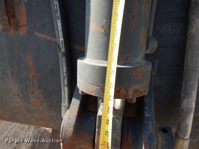 image for item DJ1025 Badger 62"W grapple bucket