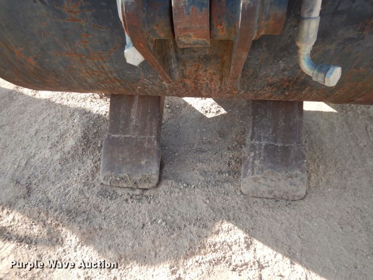 image for item DJ1025 Badger 62"W grapple bucket