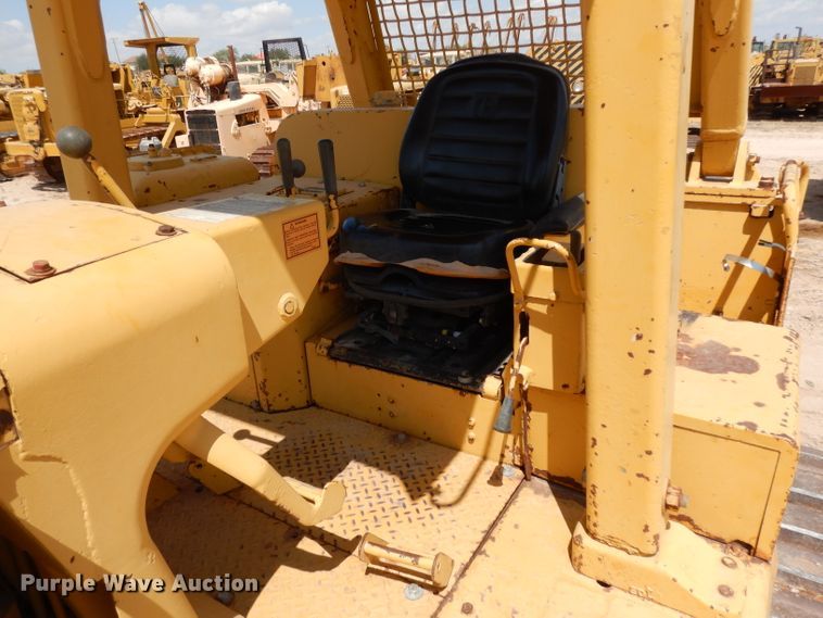 image for item DJ1034 1977 Caterpillar D7G  crawler dozer