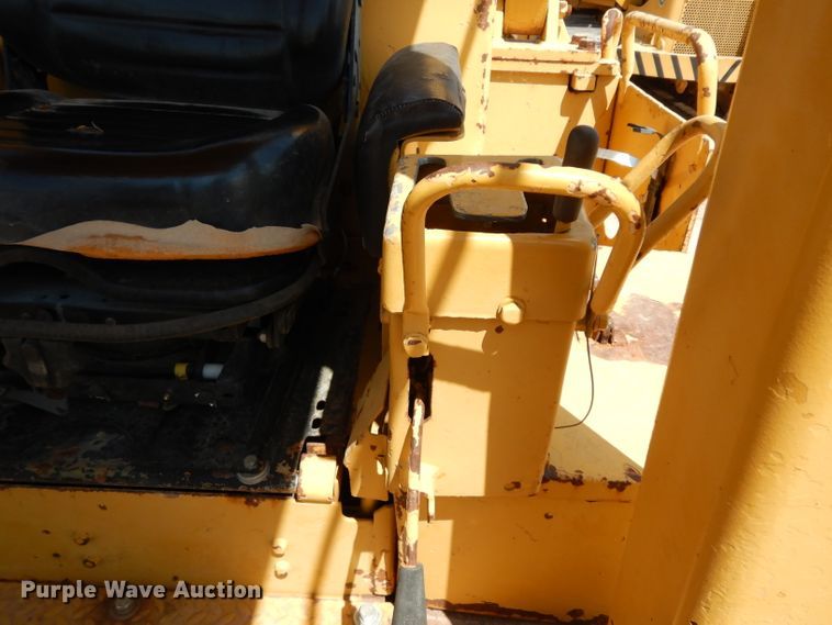 image for item DJ1034 1977 Caterpillar D7G  crawler dozer