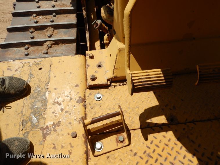 image for item DJ1034 1977 Caterpillar D7G  crawler dozer