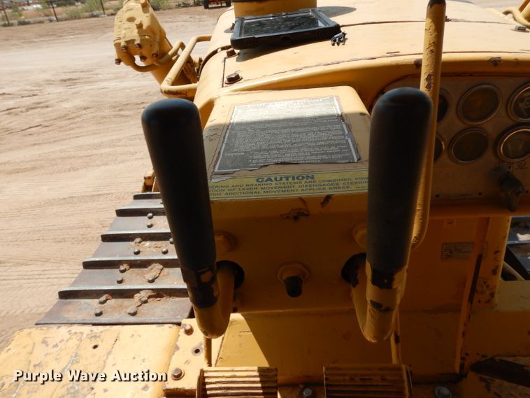 image for item DJ1034 1977 Caterpillar D7G  crawler dozer