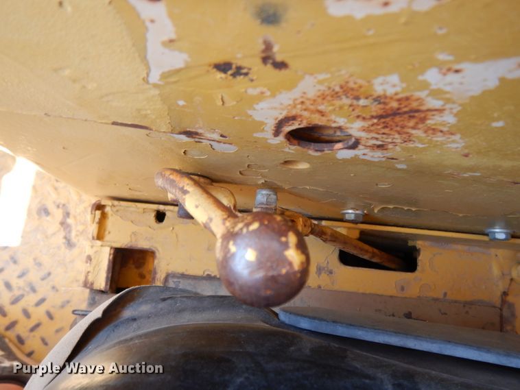 image for item DJ1034 1977 Caterpillar D7G  crawler dozer