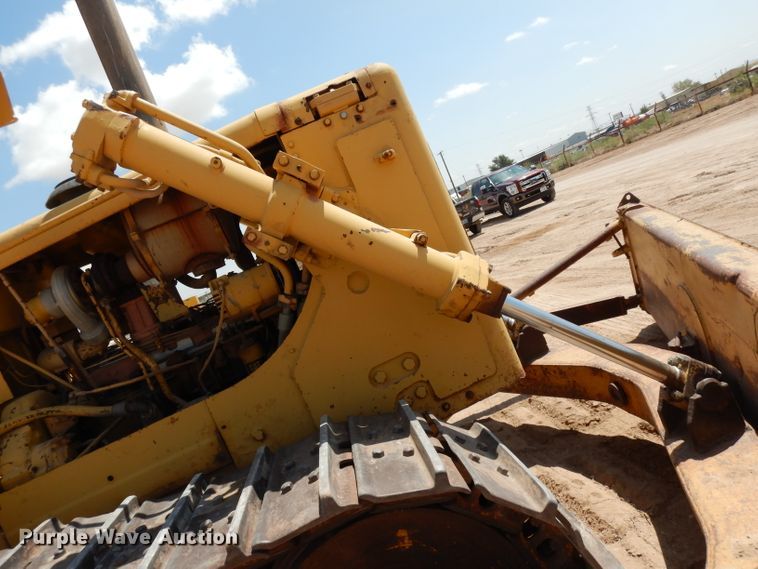 image for item DJ1034 1977 Caterpillar D7G  crawler dozer