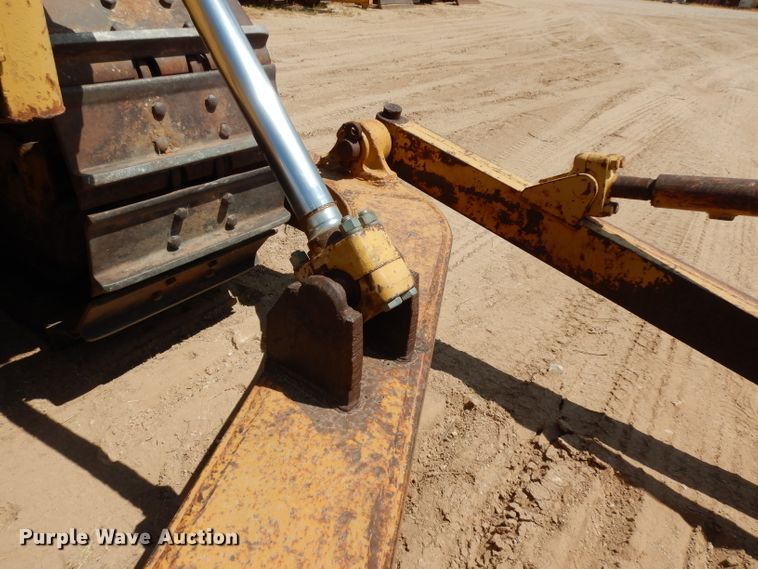 image for item DJ1034 1977 Caterpillar D7G  crawler dozer