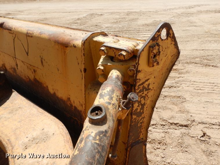 image for item DJ1034 1977 Caterpillar D7G  crawler dozer