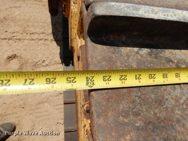 image for item DJ1034 1977 Caterpillar D7G  crawler dozer