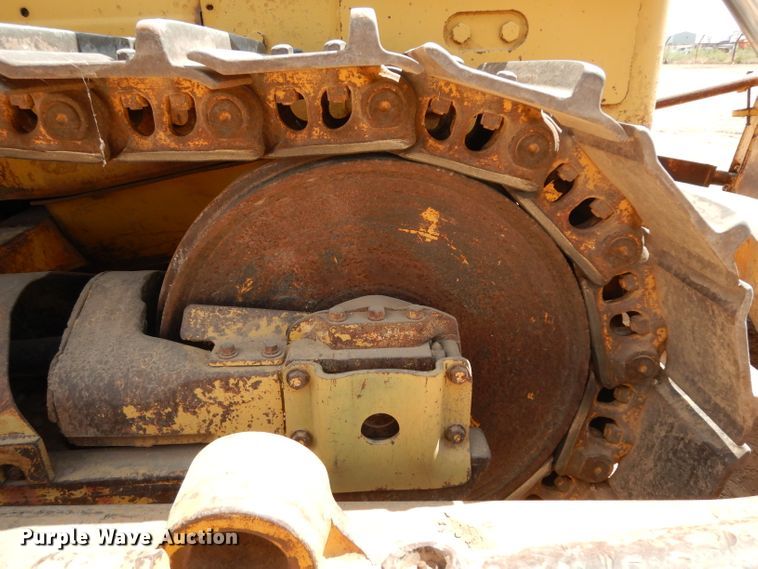 image for item DJ1034 1977 Caterpillar D7G  crawler dozer